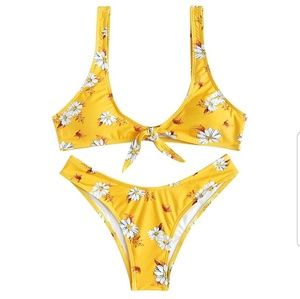 🔥SALE🔥🛍 High-Cut Cheeky Bikini Set in Yellow 🛍